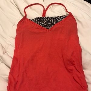 LuLuLemon flowy tank with built in bra size 6